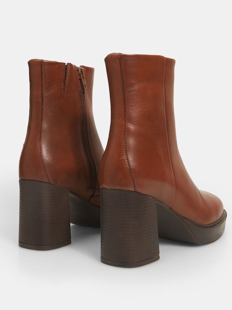 Bottines à talon en cuir BATA Marron - Kiabi