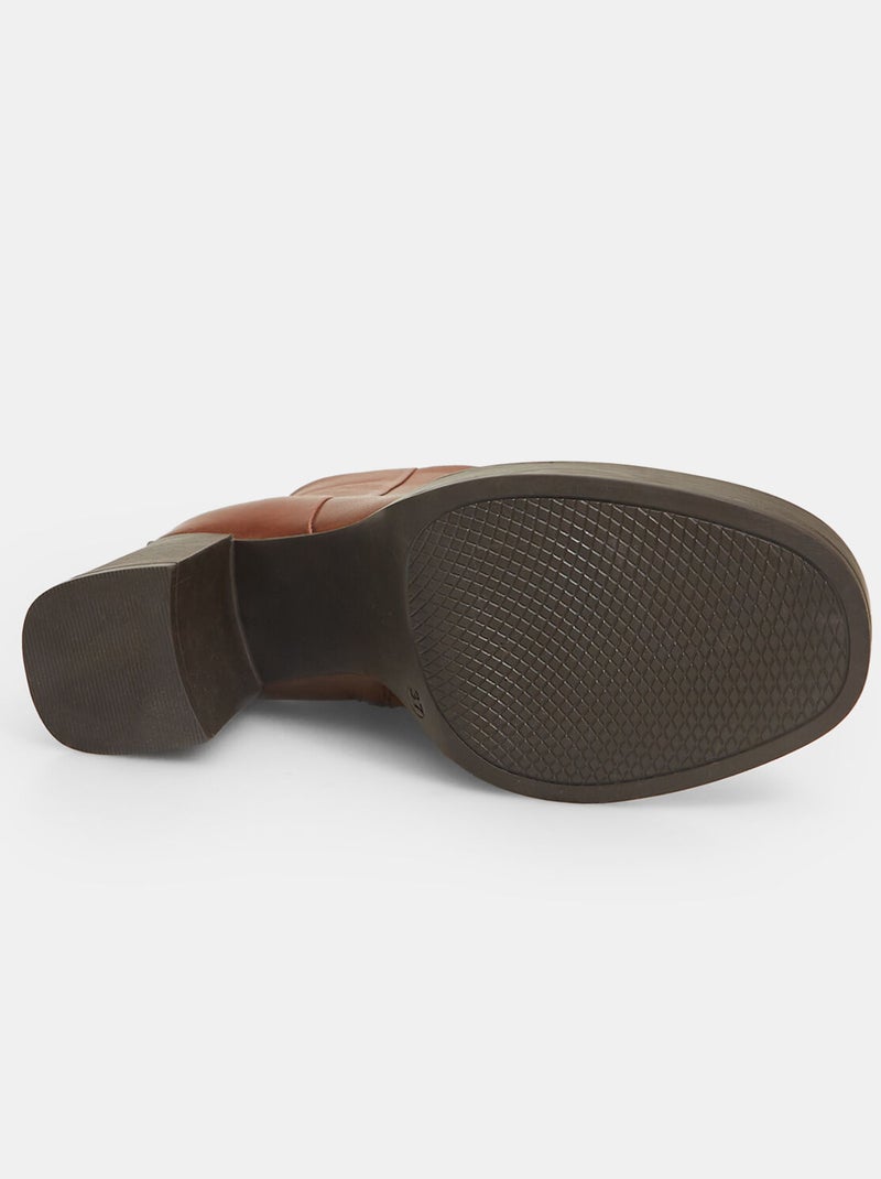 Bottines à talon en cuir BATA Marron - Kiabi