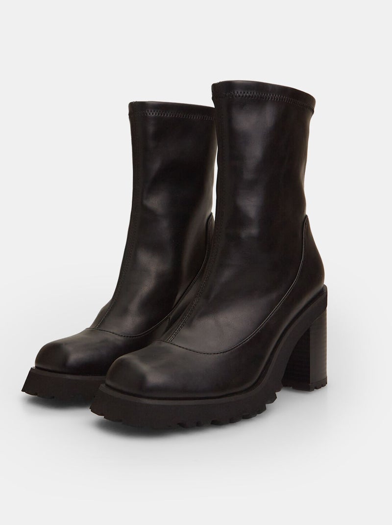 Bottines à talon et bout carré BATA Noir - Kiabi