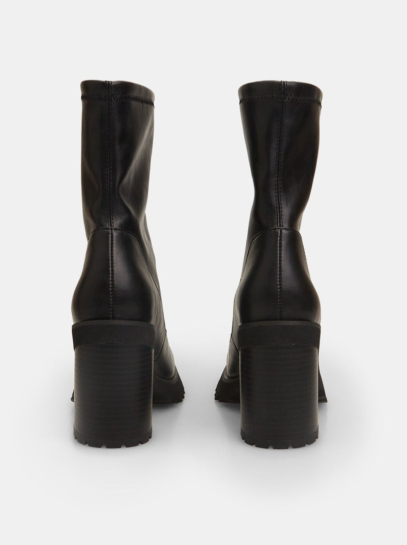 Bottines à talon et bout carré BATA Noir - Kiabi