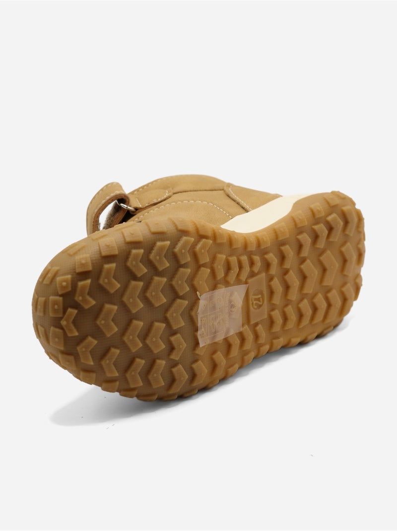 Bottines auto-agrippante Camel - Kiabi
