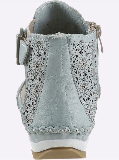 Bottines avec motif ajouré et semelle en caoutchouc - Taille standard - Witt - Kiabi Bottines avec motif ajouré et semelle en caoutchouc - Taille standard - Witt - Kiabi