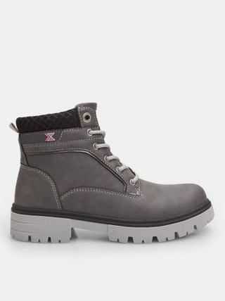 Bottines avec semelle crantée BATA