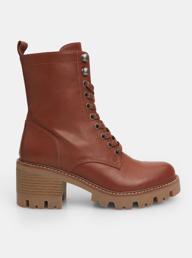 Bottines avec semelle crantée, lacets et talon moyen BATA Marron - Kiabi