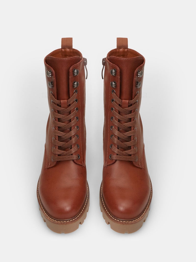 Bottines avec semelle crantée, lacets et talon moyen BATA Marron - Kiabi