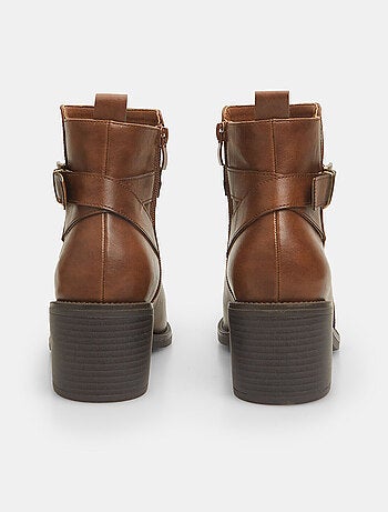 Bottines avec talon bas et sangle avec boucle BATA