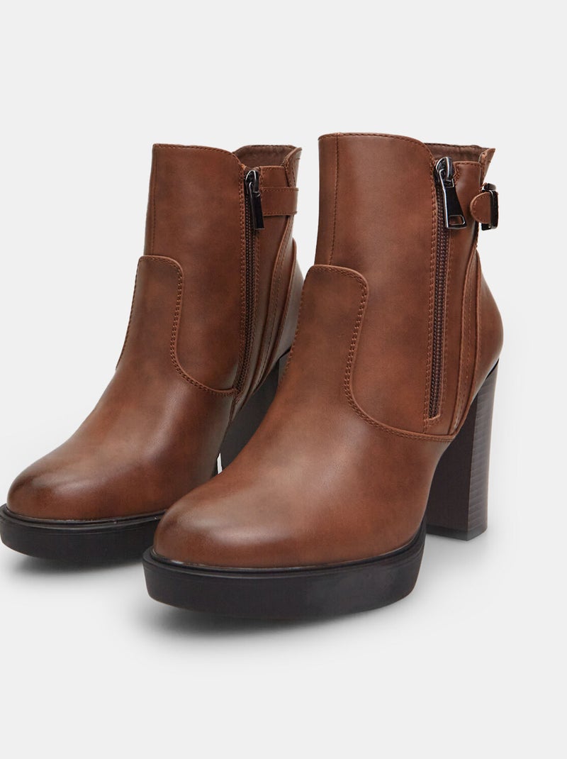 Bottines avec talon et boucle BATA Marron - Kiabi
