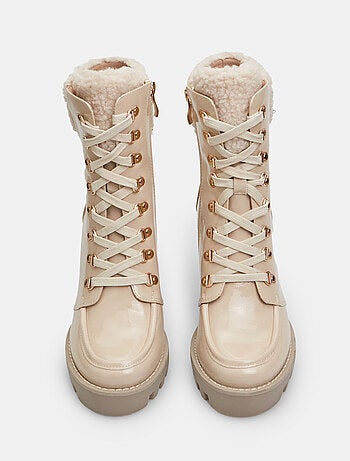Bottines avec talon haut, insertion teddy et lacets BATA