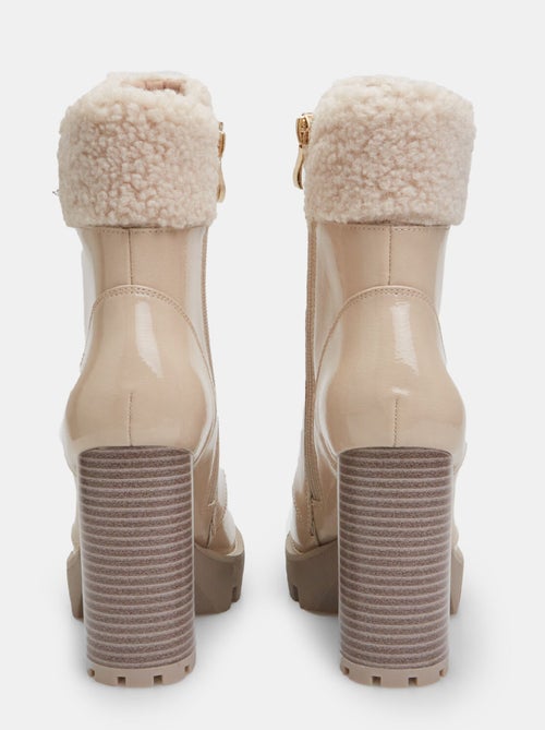 Bottines avec talon haut, insertion teddy et lacets BATA - Kiabi