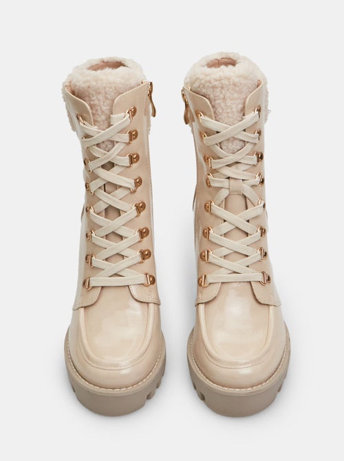 Bottines avec talon haut, insertion teddy et lacets BATA - Kiabi