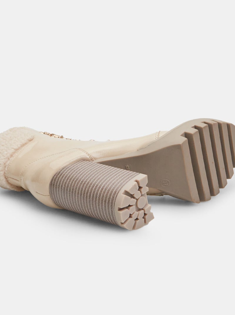 Bottines avec talon haut, insertion teddy et lacets BATA Beige - Kiabi