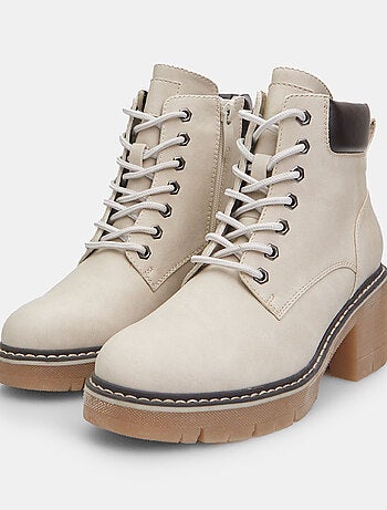 Bottines avec talon moyen et lacets BATA