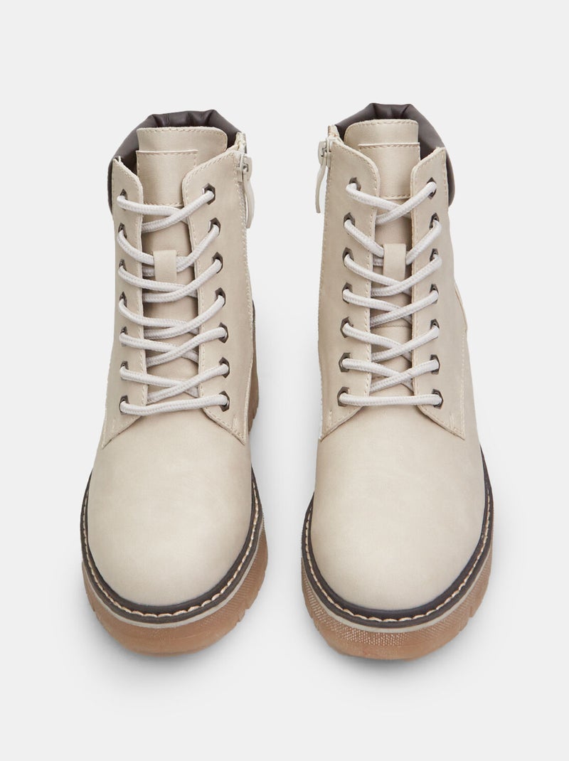 Bottines avec talon moyen et lacets BATA Beige - Kiabi