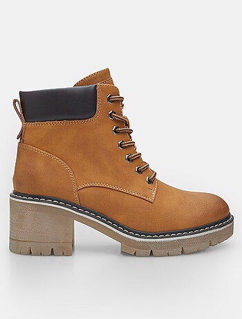 Bottines avec talon moyen et lacets BATA
