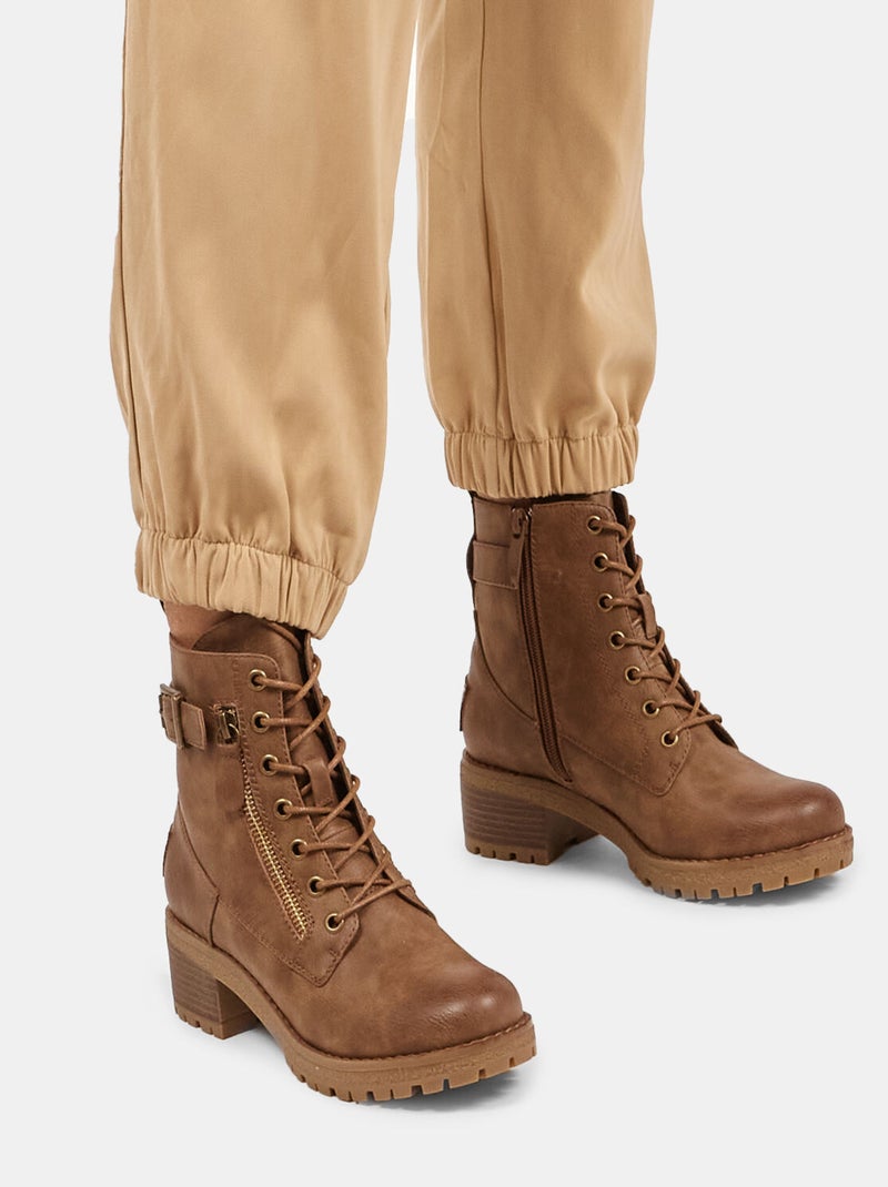 Bottines avec zip latérale et boucles BATA Taupe - Kiabi