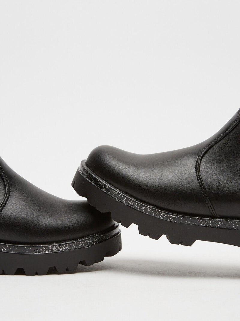 Bottines Chelsea avec clous BATA Noir - Kiabi