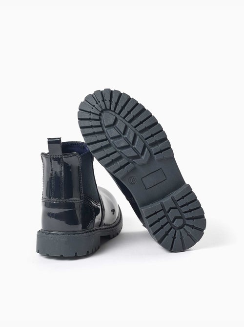 Bottines chelsea vernies avec semelle antidérapante - Kiabi Bottines chelsea vernies avec semelle antidérapante - Kiabi