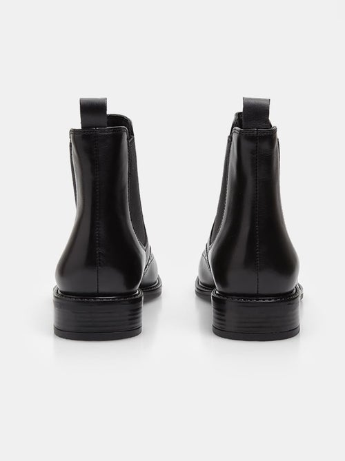 Bottines Cheville en cuir avec brogue BATA - Kiabi