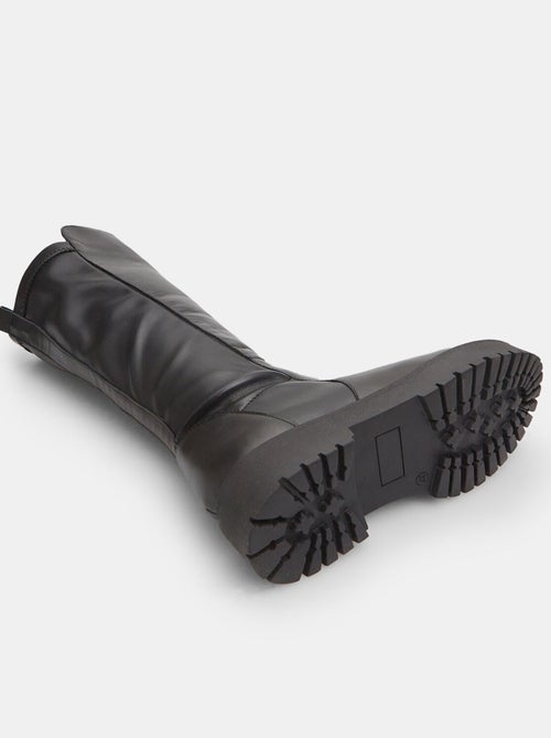 Bottines combat boots en cuir BATA - Kiabi