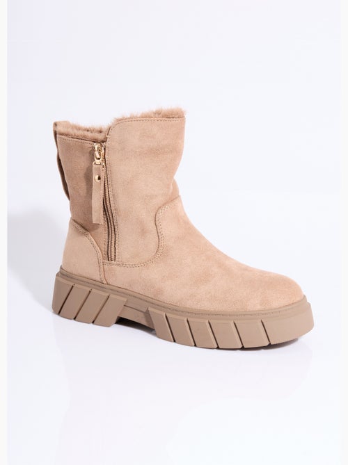 Bottines compensées chaudes en suédine - AFIBEL - Kiabi Bottines compensées chaudes en suédine - AFIBEL - Kiabi