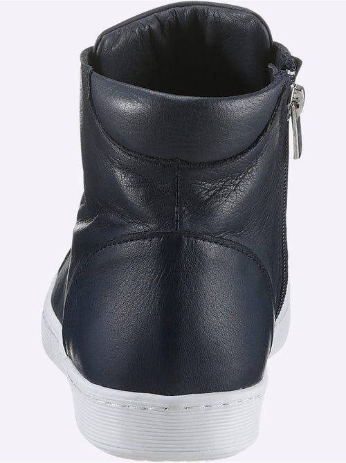 Bottines courtes à lacets en cuir nappa souple et confortable - Taille standard - Helline - Kiabi Bottines courtes à lacets en cuir nappa souple et confortable - Taille standard - Helline - Kiabi