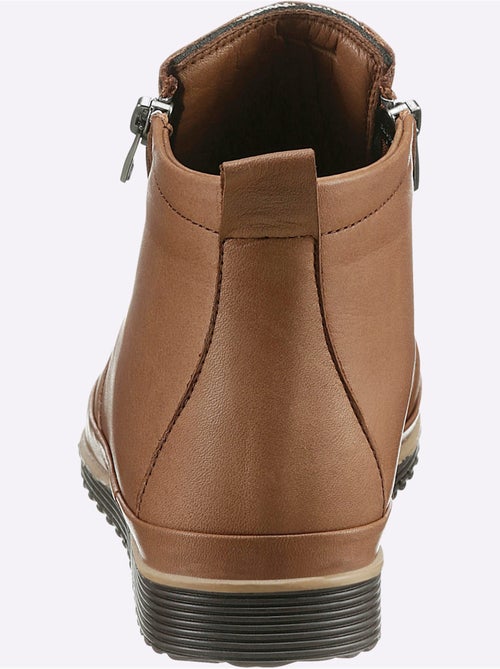 Bottines courtes en cuir nappa avec glissière et semelle en caoutchouc - Taille standard - Helline - Kiabi