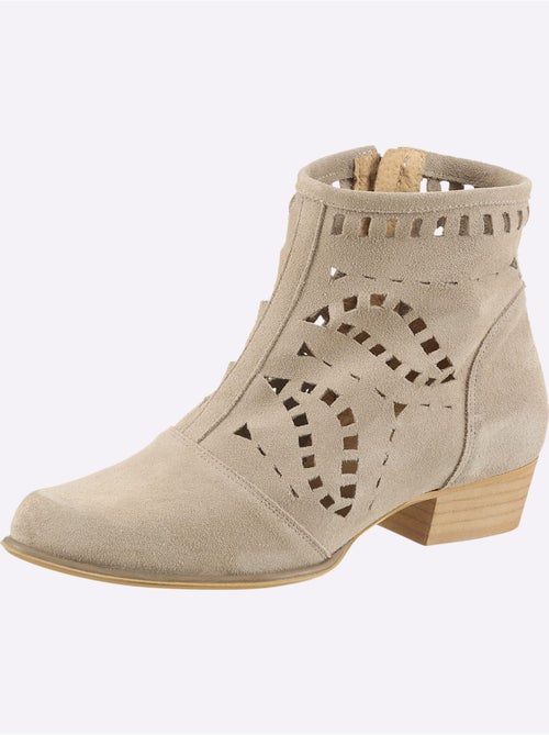Bottines De Fabrication Espagnole - Taille Standard - Helline - Kiabi Bottines De Fabrication Espagnole - Taille Standard - Helline - Kiabi