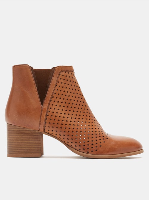 Bottines en cuir ajouré BATA - Kiabi