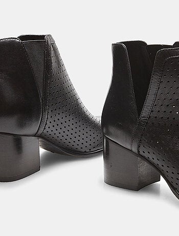 Bottines en cuir ajouré BATA