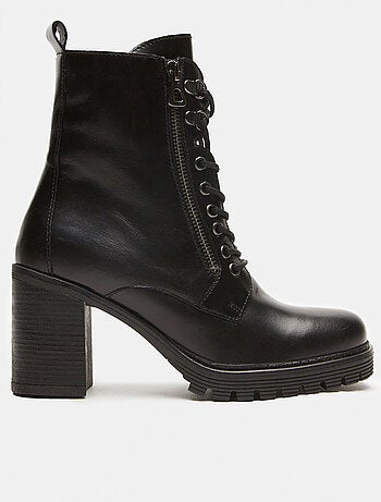 Bottines en cuir avec lacets BATA