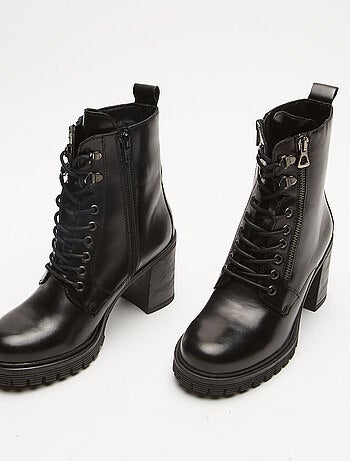 Bottines en cuir avec lacets BATA