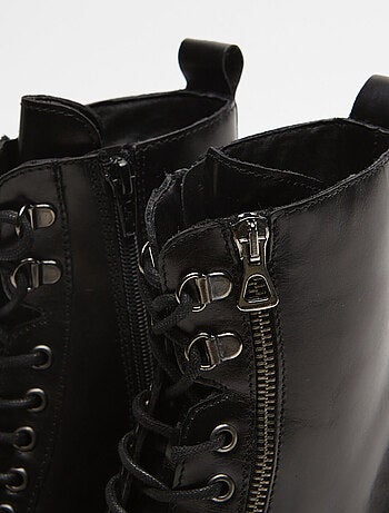 Bottines en cuir avec lacets BATA