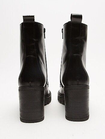 Bottines en cuir avec lacets BATA