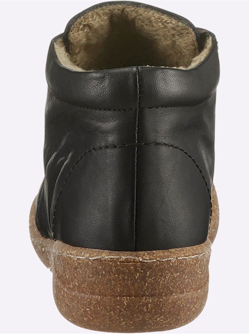 Bottines en cuir avec lacets et semelle souple - taille standard - witt - Kiabi Bottines en cuir avec lacets et semelle souple - taille standard - witt - Kiabi