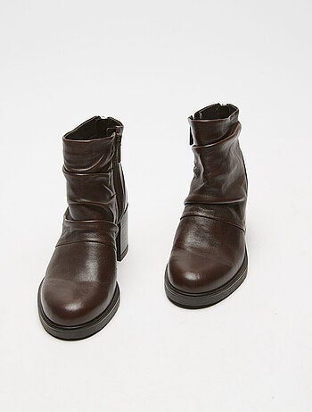 bottines en cuir avec large talon BATA