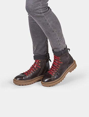 Bottines en cuir avec semelle crantée BATA