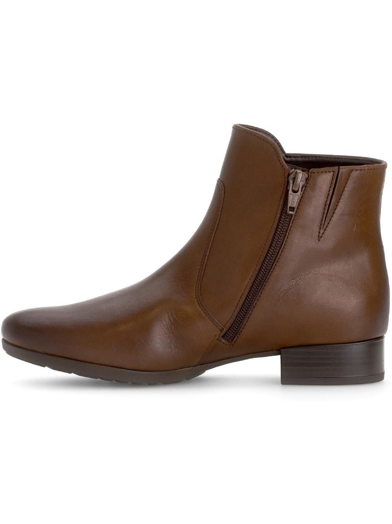 Bottines  en cuir lisse Marron - Kiabi