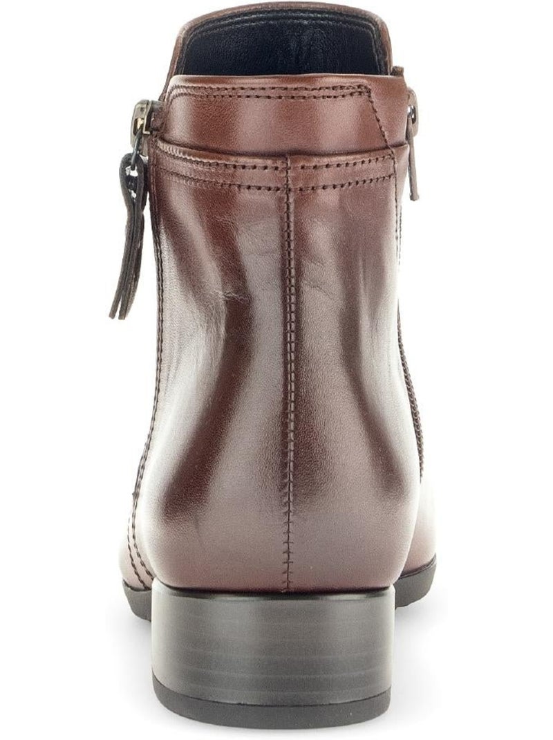Bottines  en cuir lisse Marron - Kiabi