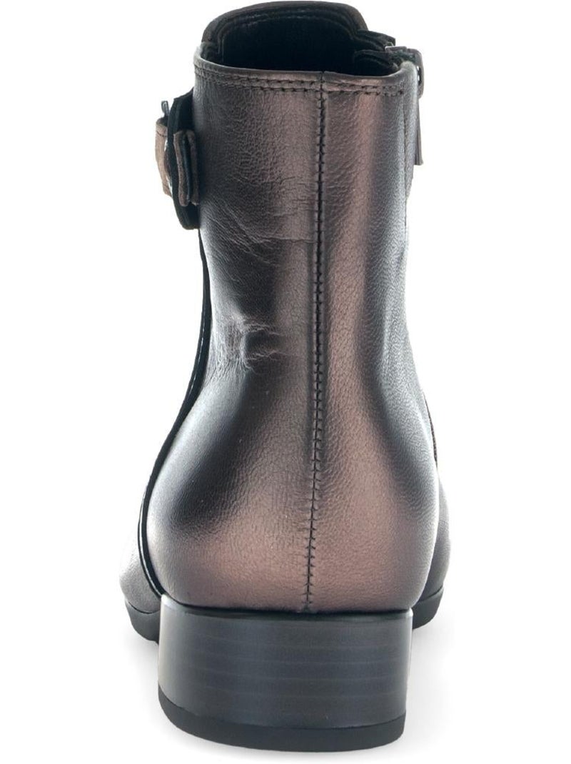 Bottines  en cuir lisse Marron - Kiabi