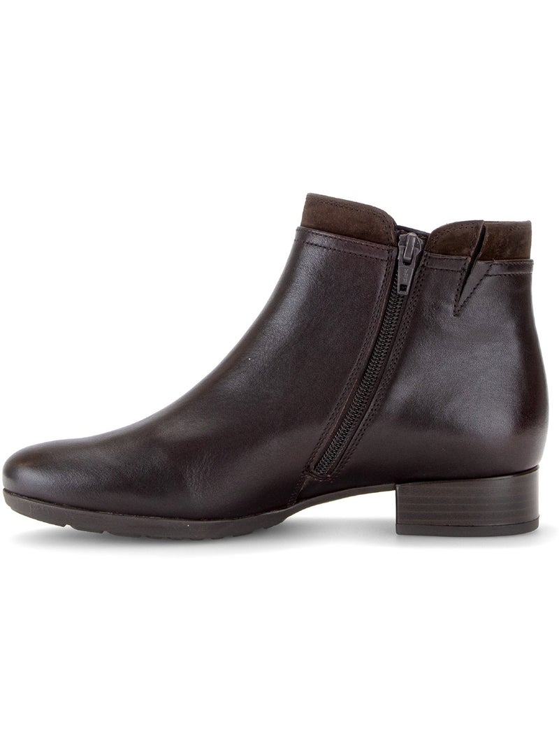 Bottines  en cuir lisse Marron - Kiabi