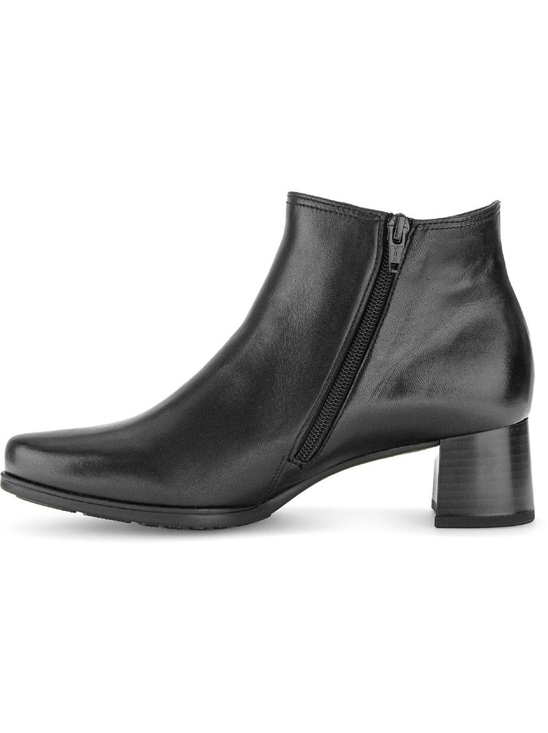 Bottines  en cuir lisse Noir - Kiabi
