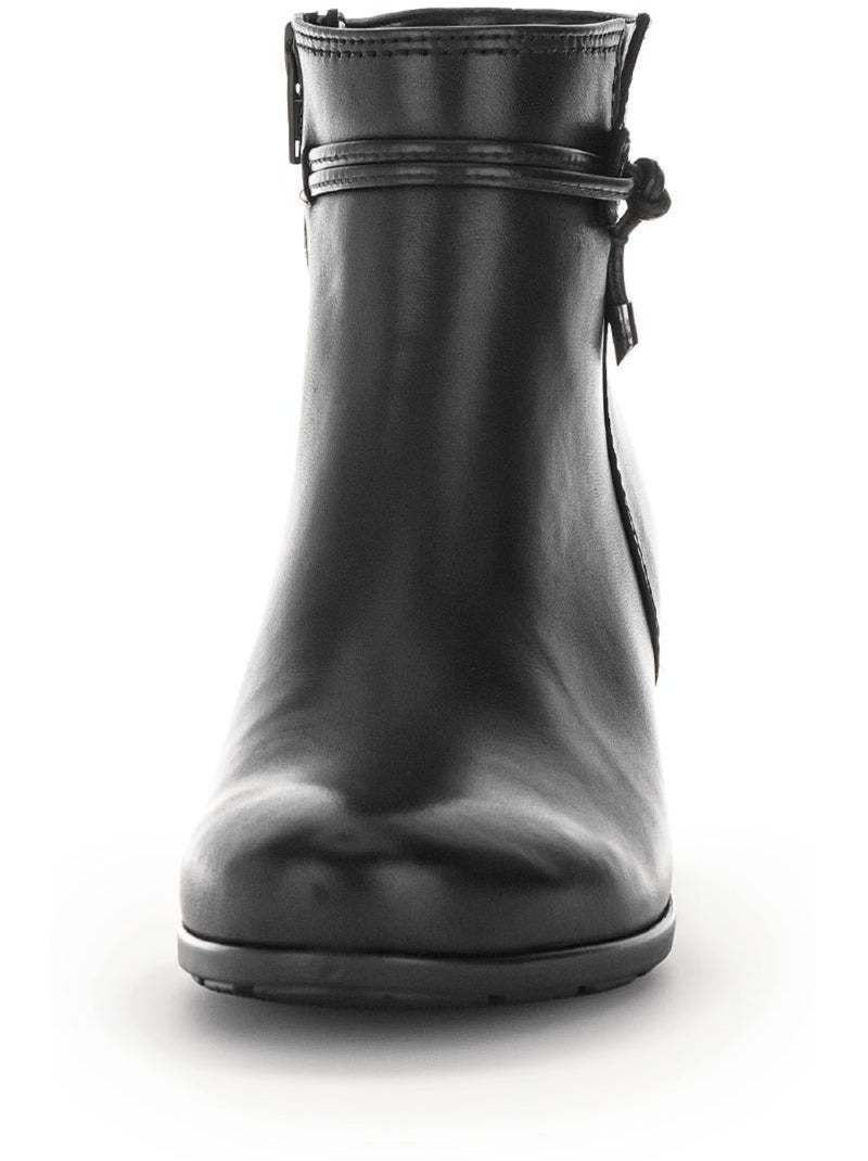 Bottines  en cuir lisse Noir - Kiabi