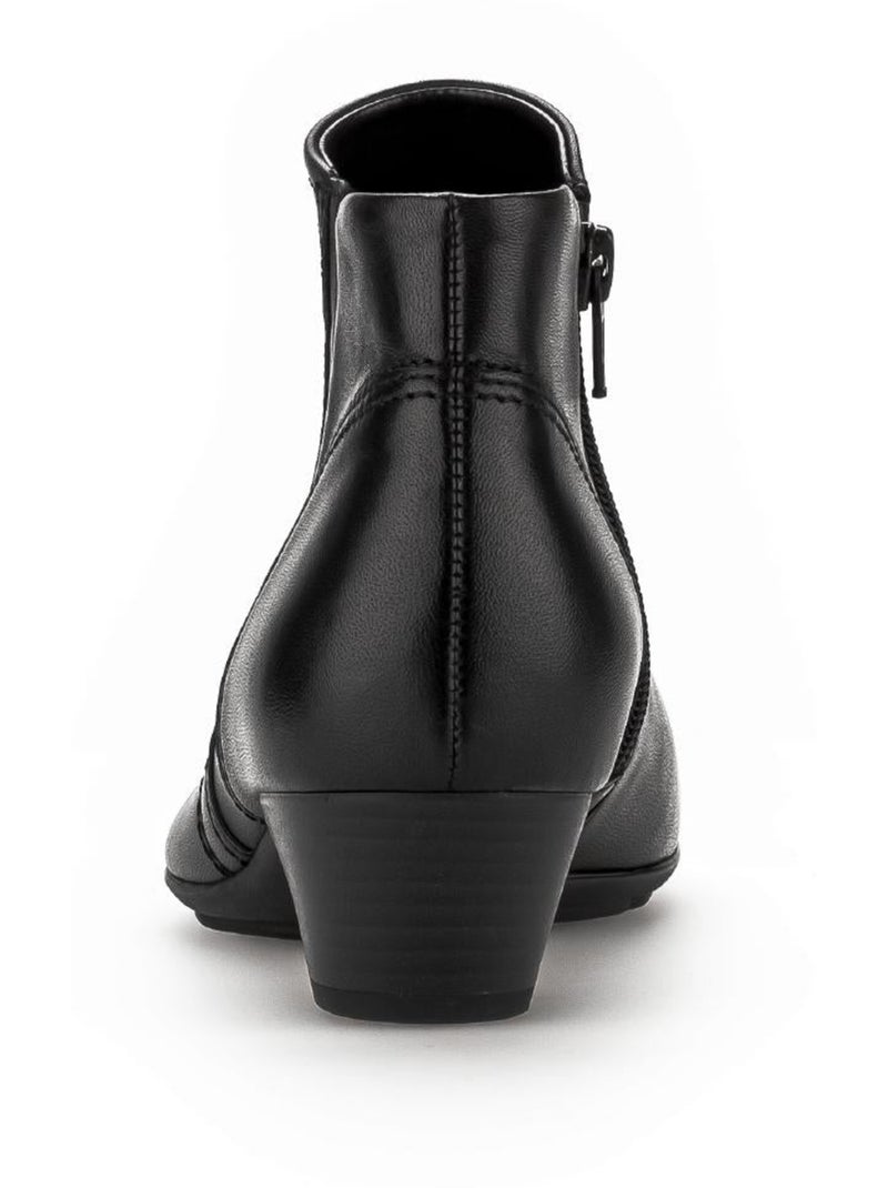 Bottines  en cuir lisse Noir - Kiabi