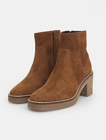 Bottines en cuir velours avec talon midi BATA