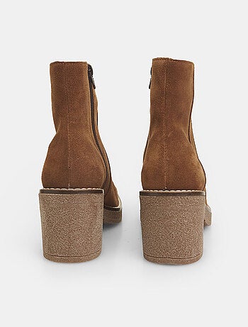 Bottines en cuir velours avec talon midi BATA