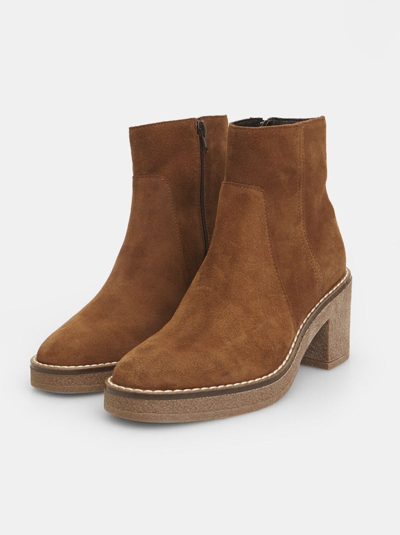 Bottines en cuir velours avec talon midi BATA Marron - Kiabi