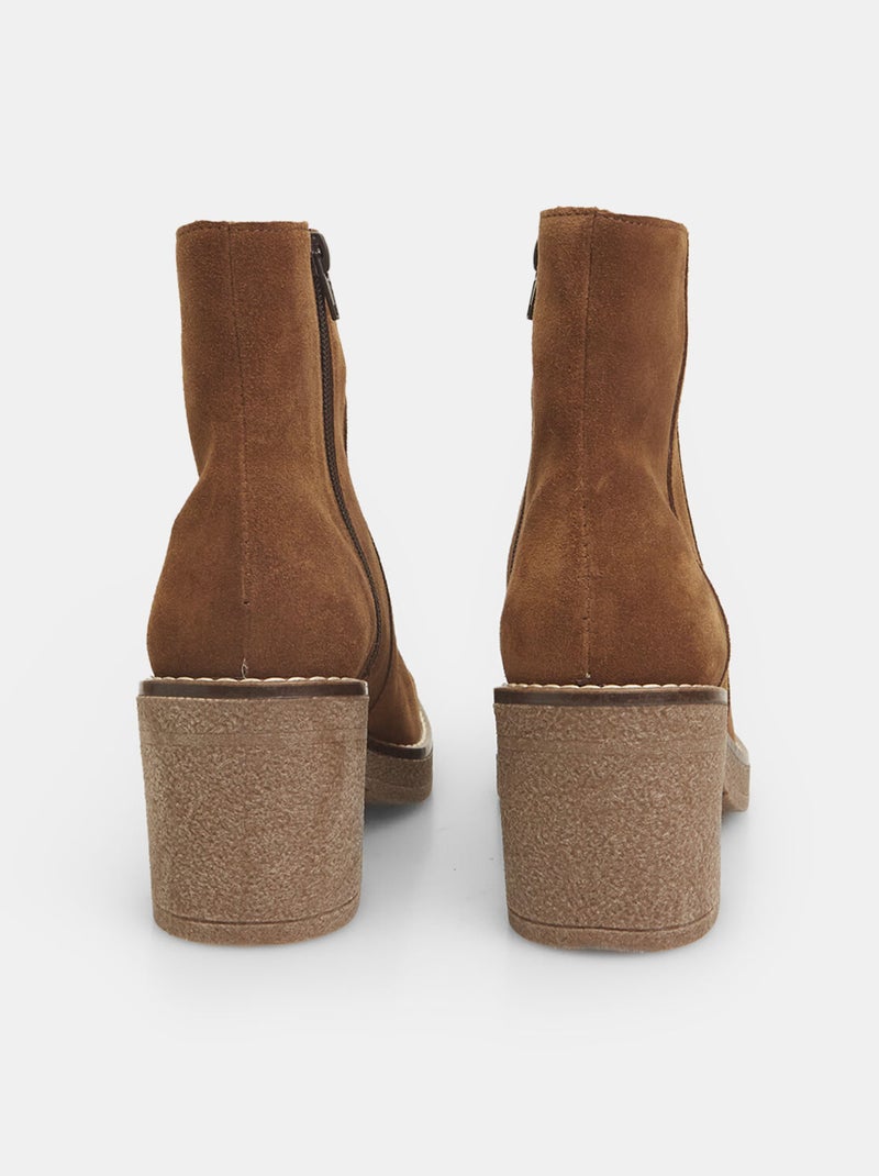 Bottines en cuir velours avec talon midi BATA Marron - Kiabi