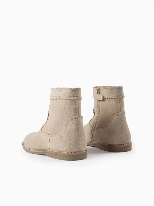 Bottines en daim à effet festonné - Kiabi