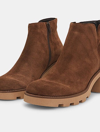 Bottines en daim à talon midi BATA