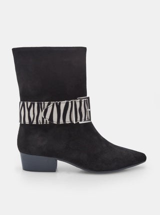 Bottines en daim avec bride animalière BATA